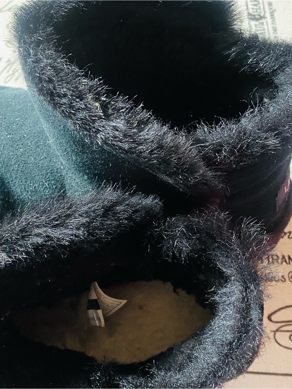 Authentic Ugg size 9 - Picture 3 of 13